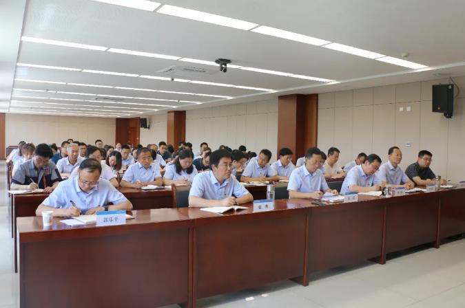 市政府國(guó)資委黨委委員、副主任邊疆到泓源公司講黨課(圖3)